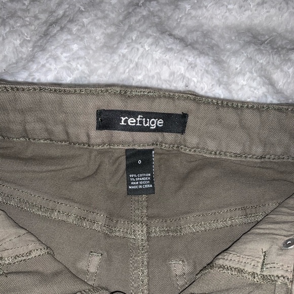Refuge army green shorts - Picture 3 of 3